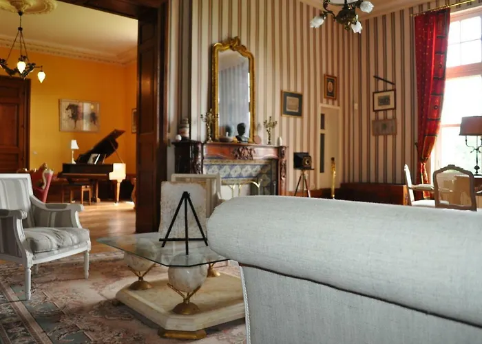 Chateau Logis De Roche