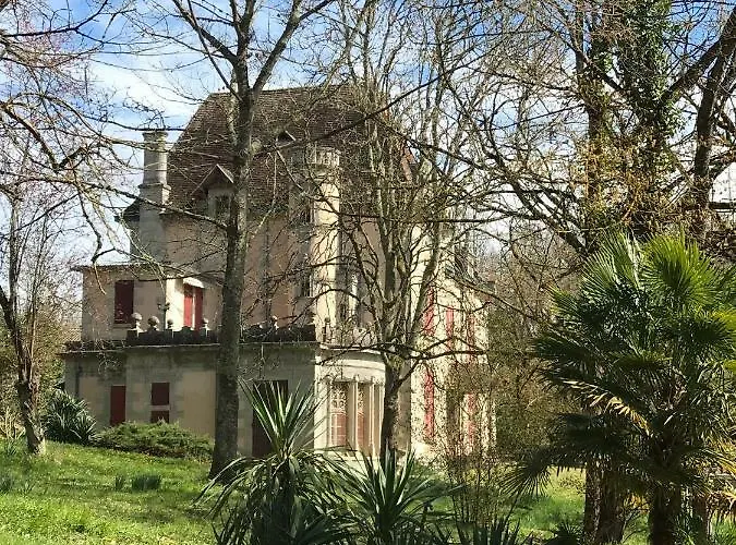 Chateau Logis De Roche *