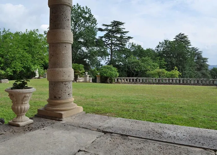 Hébergement de vacances Château Logis De Roche *