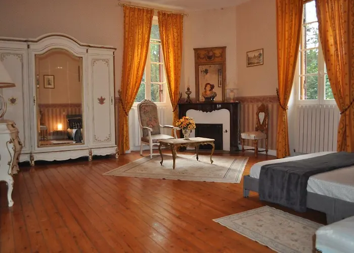 Chateau Logis De Roche Clairac (Lot-et-Garonne)